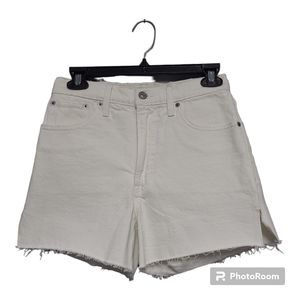 NWT Abercrombie & Fitch Women's High Rise Mom Shorts  White Size 26/2  4 Inch